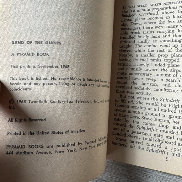 Land of the Giants By Murray Leinster PB 1st Pyramid (1968) Sci Fi Novel - Picture 2 of 4